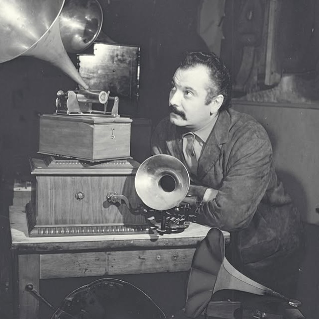 دانلود آهنگ Georges Brassens Embrasse les tous دانلود آهنگ Georges Brassens Embrasse les tous